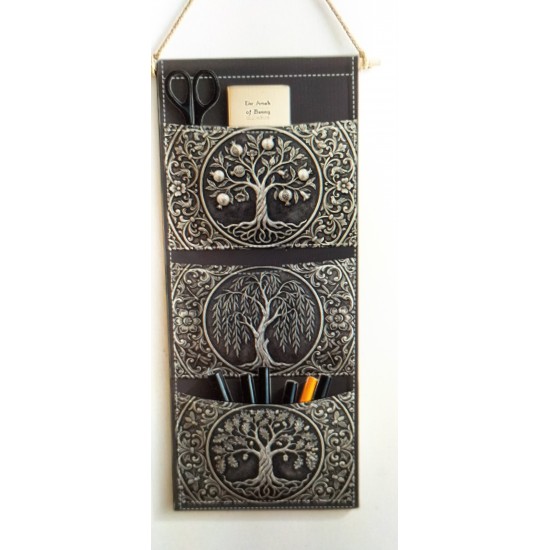 SPOT 064        BETH ROSSER     Wall Organiser
