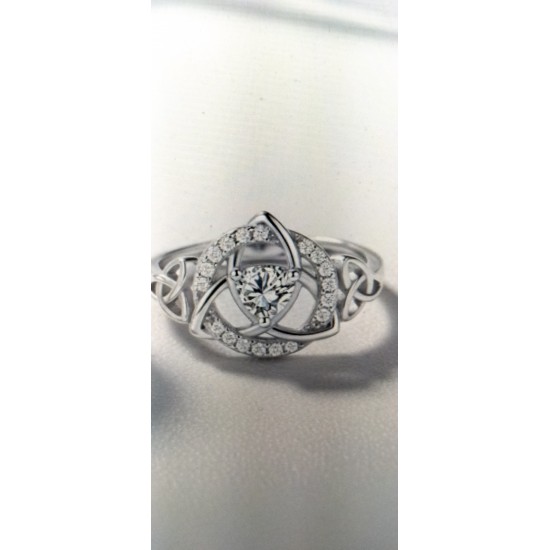 SPOT 030        ALYSON O'BRIEN     Triquetra Ring